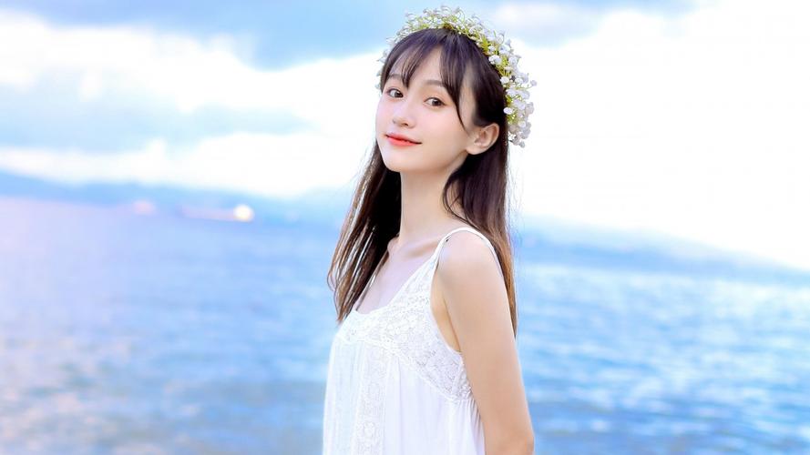 A股三大股指小幅走高创业板涨近1% 中通客车一字跌停