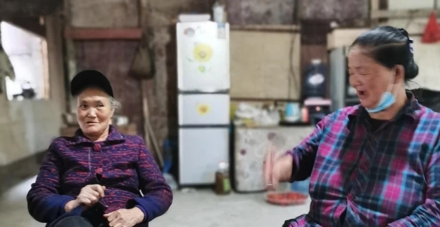 如何成家:怀孕时被人从老家拐走30多年,老人带着儿子回来重新定居